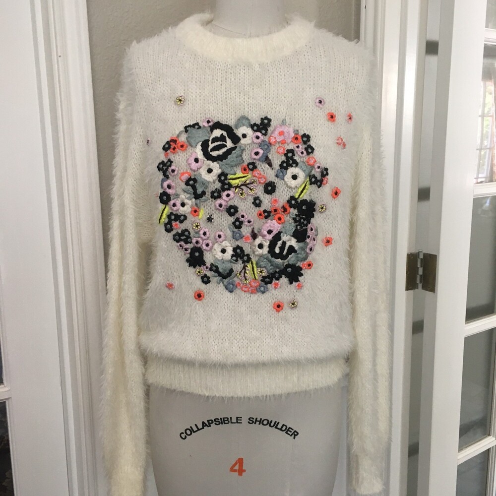 EUC Erdem Fuzzy White Embroidered Flower Super Soft Sweater S